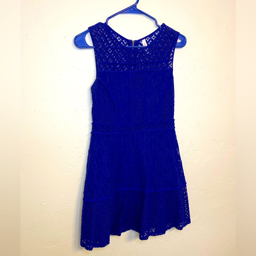 Crochet, Ruffled sleeveless dress in small